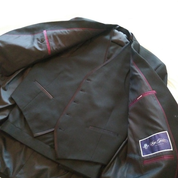 Mens 3 piece black tuxedo - Picture 3 of 5